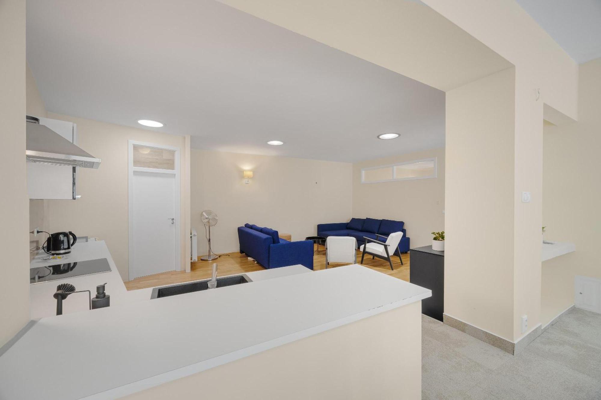 Hotel Reverie - Dependance, Check-In At Metropolitan Star Bratislava Exterior photo