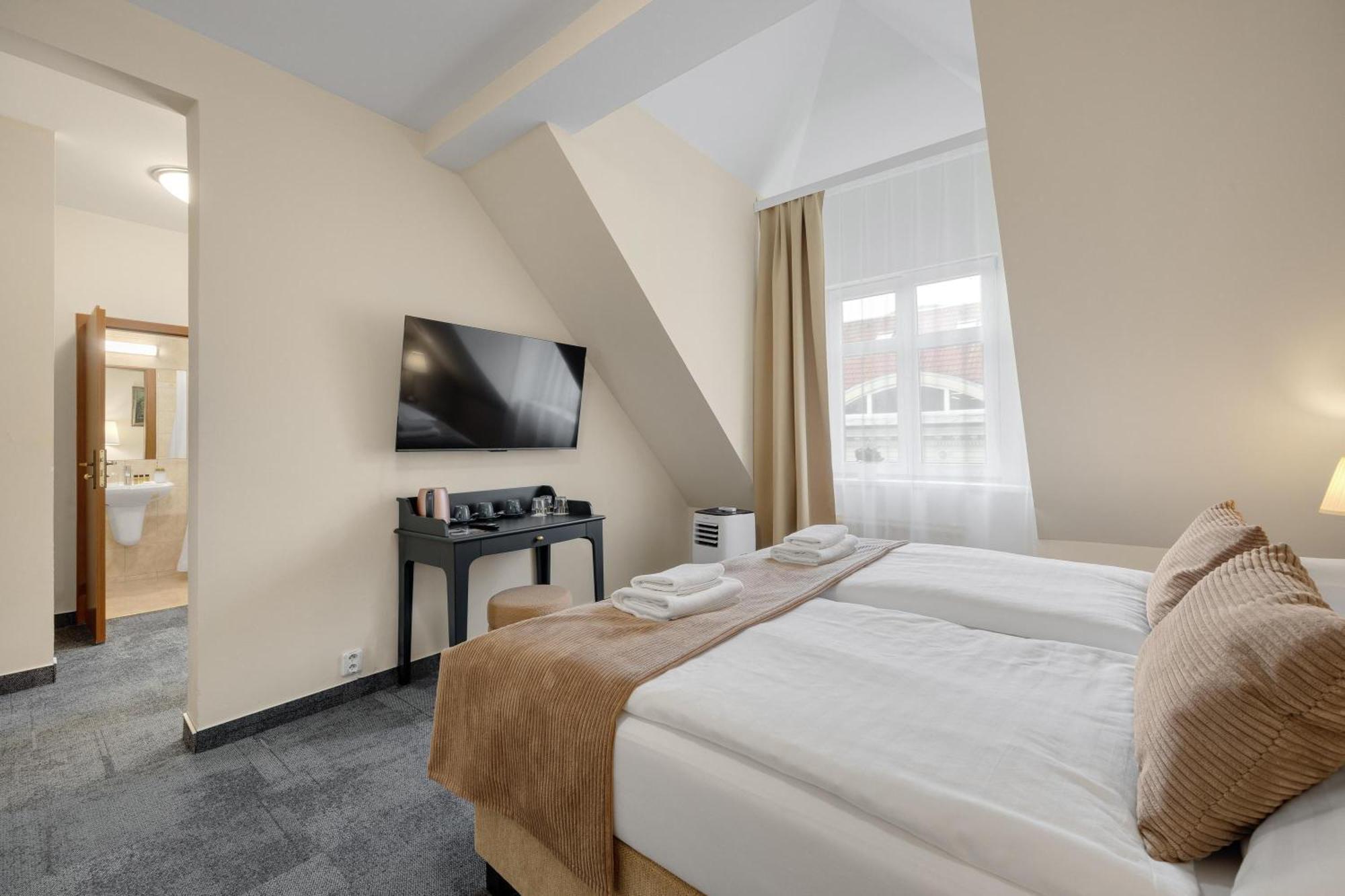 Hotel Reverie - Dependance, Check-In At Metropolitan Star Bratislava Exterior photo