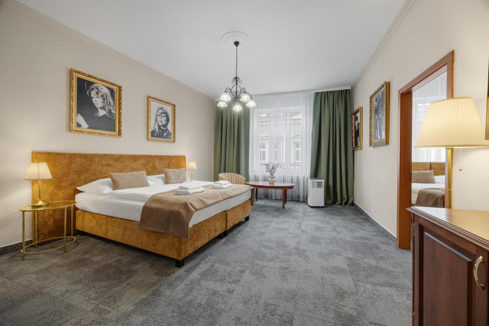 Hotel Reverie - Dependance, Check-In At Metropolitan Star Bratislava Exterior photo