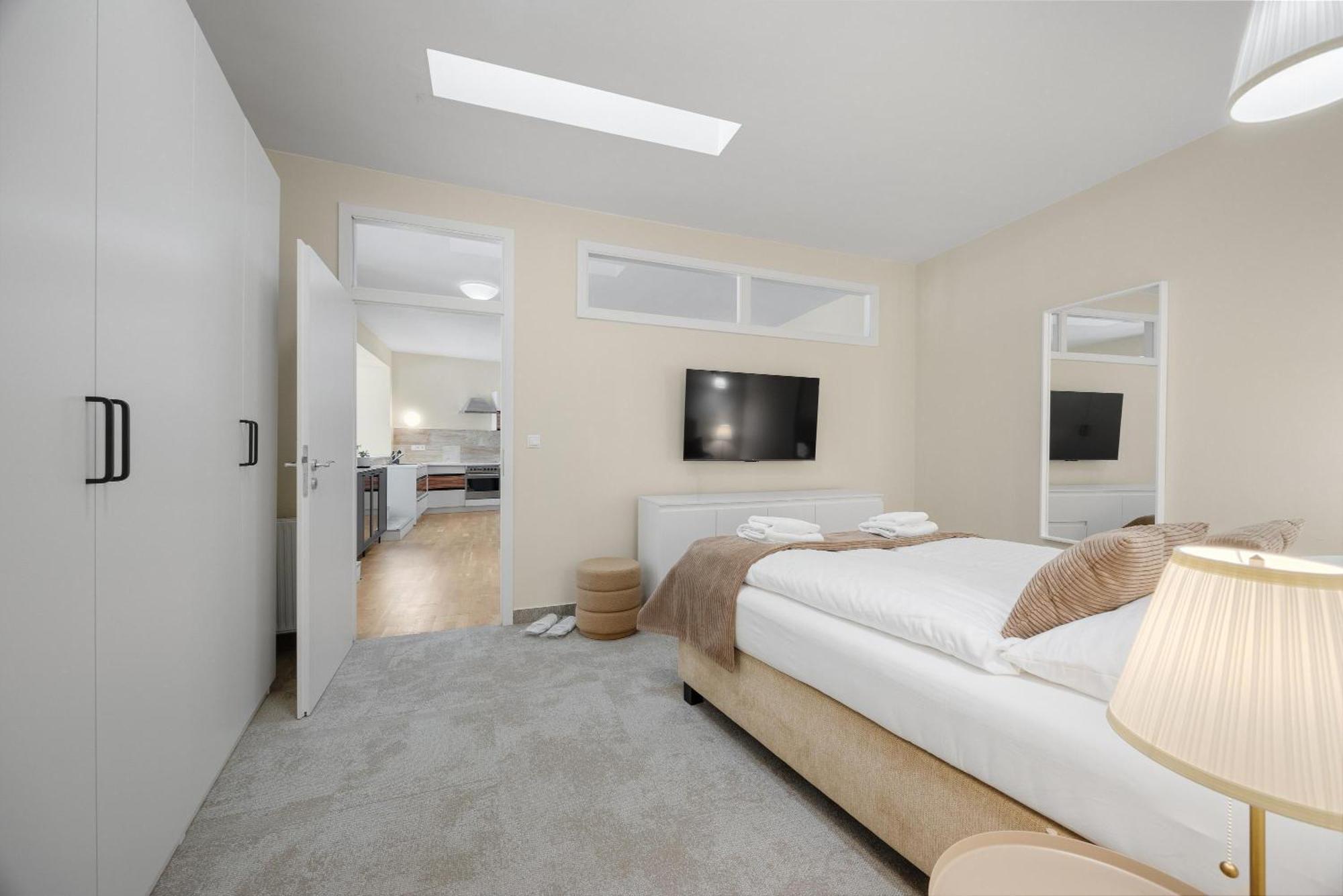 Hotel Reverie - Dependance, Check-In At Metropolitan Star Bratislava Exterior photo