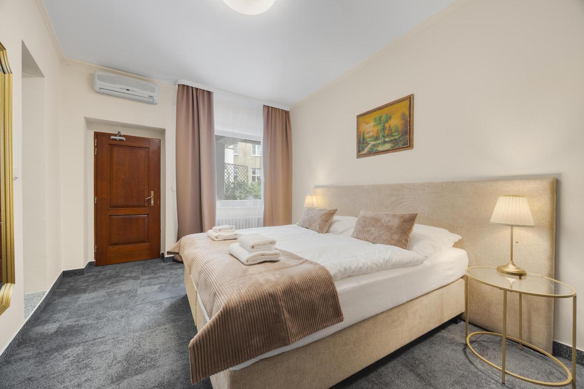 Hotel Reverie - Dependance, Check-In At Metropolitan Star Bratislava Exterior photo